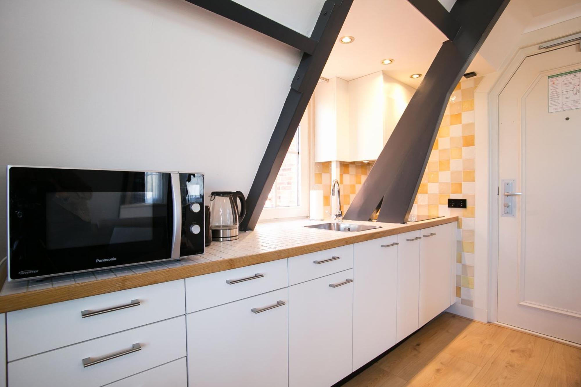 Four Star Apartments - Berkenbosch Blokstraat Den Haag Zimmer foto